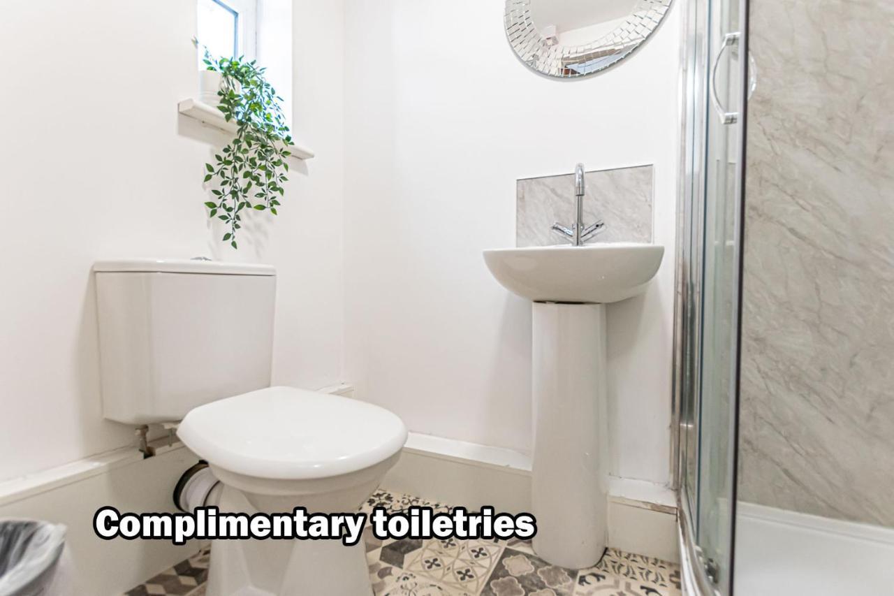 Sutton Contractor Accommodation - Warrington, St Helens Clock Face Екстер'єр фото